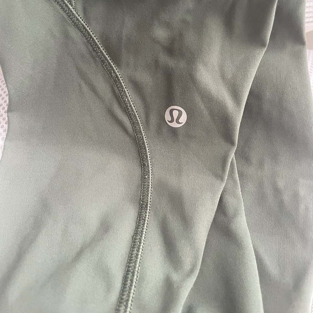 Lululemon Seafoam Green Crop Leggings